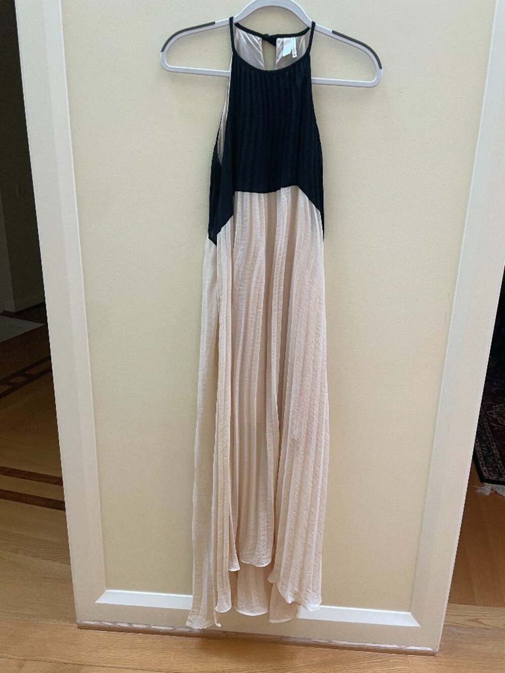 Line & Dot Black Blush Pleated Maxi Dress Size S